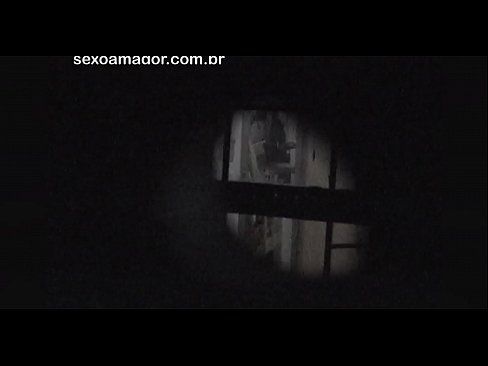 ❤️ Блонди ба таври махфӣ аз ҷониби як сайёҳи ҳамсоя, ки паси хиштҳои холӣ пинҳон шудааст, сабт мешавад ❤❌ Супер секс дар tg.techkoala.top ☑